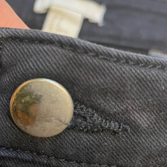 H&M black mini shorts 5 pocket zip fly cotton blend washed denim women’s size 4 - Picture 5 of 7